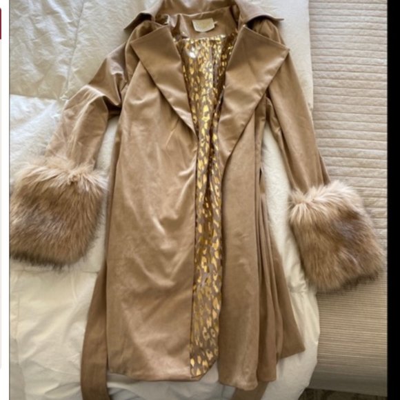 Judith March faux suede trench coat, beige, large, removable fur cuffs - Picture 2 of 3